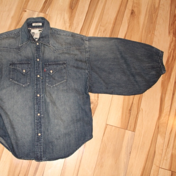 🎉NWOT! Levi's Western Style Top w/ Puffer Sleeves - Picture 5 of 6